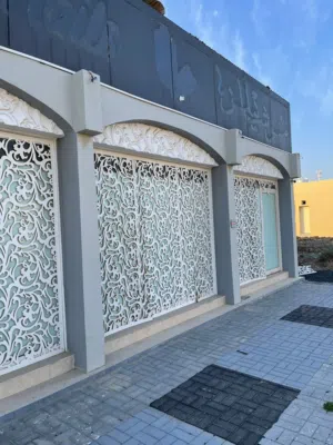 مبنى محلات تجاريه للبيع في منطقه  البديه _  الفجيرة