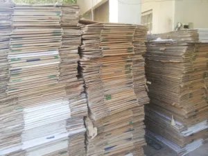 كراتين بيض مستخدم نظيف جمله ومفرد