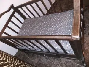 سرير بيبي للبيع