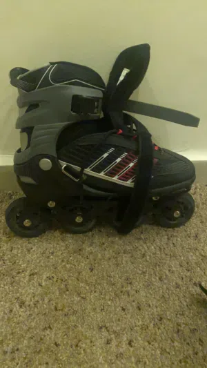 Skating shoes للبيع