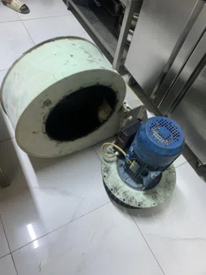 Exhaust motor with outer