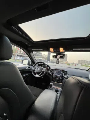 جيب كراند شيروكي بلاك توب 2020
