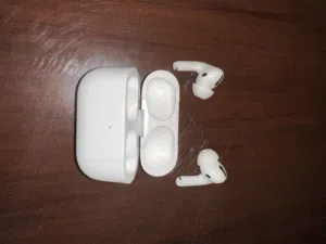Apple AirPods 2 للبيع
