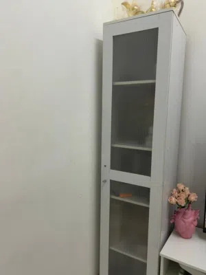 مكتبة رفوف ابيض
