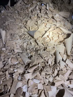 خبز +بسكوت + بطاطس للأغنام