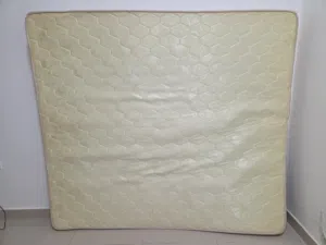 مرتبه (فرشه/ Mattress ) بحاله ممتازه 180×200