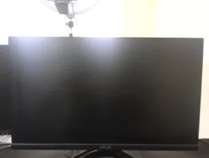 شاشه 23.8 asus مستعمله شبه جديد ولا شخط ما شاء الله 180 هرتز