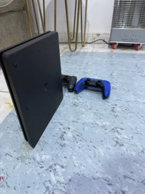 بلي فور مهكر سلم اخو الجديد ما مفتوح الجهاز ابد ذاكره 500وياء يدات اثنين وفلاش بي خمس العاب