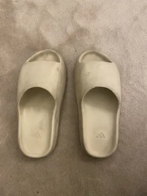 Slippers & Flip flops . Adidas . 42 . Used4