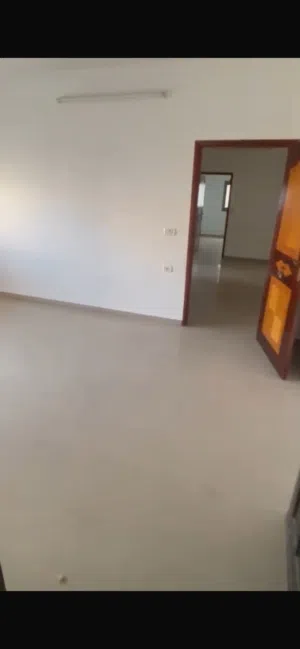 شقة جاهزة للسكن للبيع بطولكرم خلف مدارس الاسراء