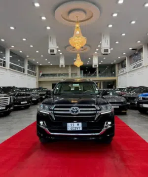 لاندكروز (GXR) ساز موديل : 2019 ماشية : 42000 KM المواصفات فتحة بصمة كشنات جلد كشنات كهرباء