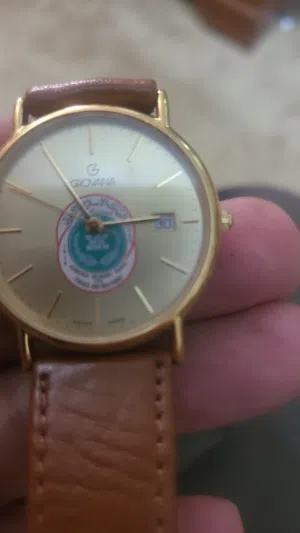 300 ساعه اصلي للبيع