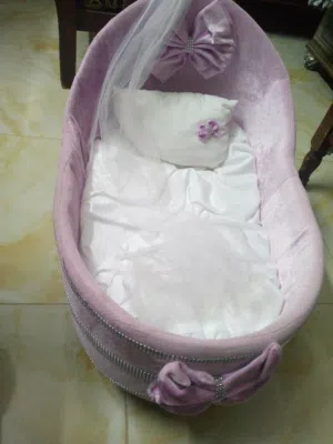 سرير طفل مميز مخمل +حماله