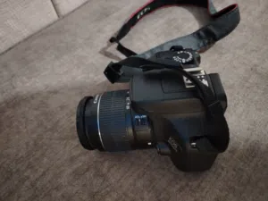 كاميرا كانون بحالة الوكاله مع كافة ملحقاتها