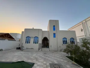 فيلا سكني بالمعبيلة الجنوبية على الشارع