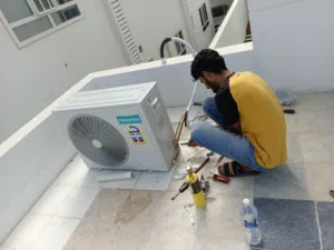 We do Ac service, Ac installation and maintenance. نقدم خدمات التركيب والصيانة لوحدات تكييف الهواء.