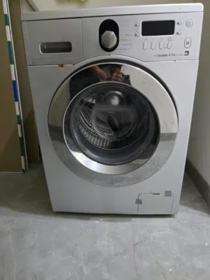 Samsung EcoBubble 8kg front-load washing machine featuring a silver finish and a digital display pan