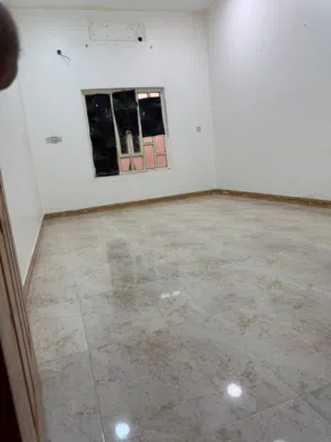 100 m2 2 Bedrooms Apartments for Rent in Basra Mnawi Basha
