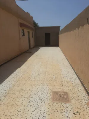 4 Bedrooms . 2 Bathrooms . 400 m20