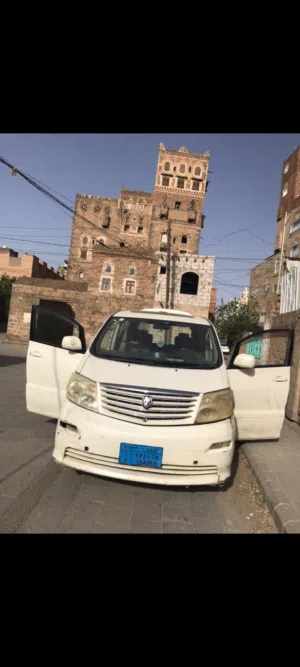 فان تويوتا ألفهد نظيف – واسع ومريح مع فتحتين سقف