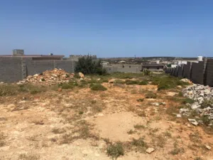 ارض للبيع تصلح لبناء استراحة