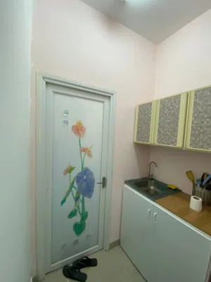 استديو مميز بالمعبيله الثامنه غرفه وصاله وحمام ومطبخ تحضير شامل فواتير