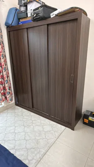خزانة بحاله جيده
