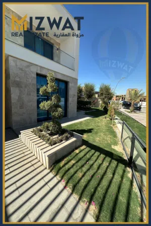 More than 6 bedrooms . 4 Bathrooms . 267 m24