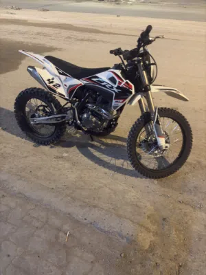 دراجة قفاز للبيع 2026 بحالة الوكالة المحرك 300cc دراجه جديد السعر1750 وبي مجال عنوان البصرة