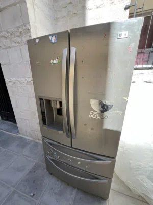 تلاجه LG ممتازه للبيع المدينه الرياضيه عمان