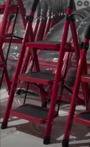 سلالم منزلية احجام مختلفة