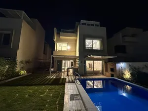 5 Bedrooms . Furnished . Daily3