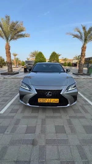Used Lexus ES in Al Batinah