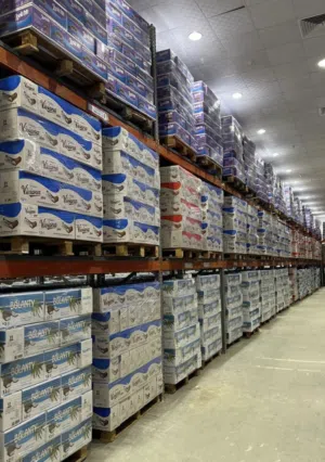 تخزين بالطبلية في المحجر – موقع مميز – مناسب للمواد الغذائية والتجميل