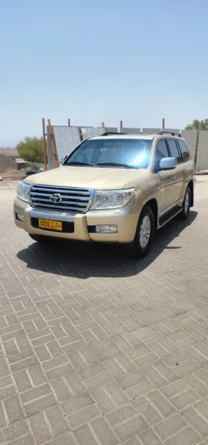 Used Toyota Land Cruiser in Al Dakhiliya