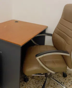 office table and chair 10 /10 condition