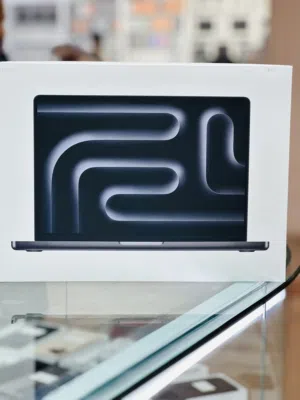 MACBOOK PRO  M5 CHIP 14 INCH  SPACE BLACK  16GB RAM  STORAGE 512 GB   ARABIC ENGLISH KEYBOARD