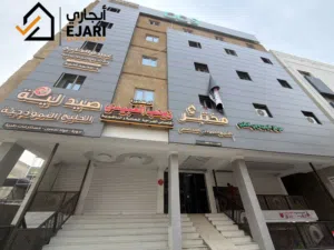 ايجار طابق في منطقه الحارثيه مساحه 600 متر