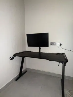 Gaming desk