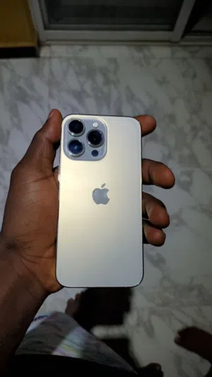 ايفون 13 برو  كلشي ما مبدل بي و سعره مناسب جدا للشرائح يشلع عيوني ل جاد يدخل خاص نضيف ما بي شي