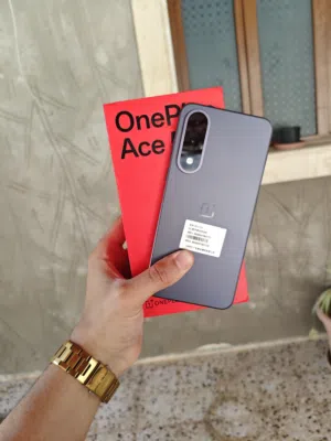 ون بلس Ace 5 ultra الرام 12+256/12 نظيف