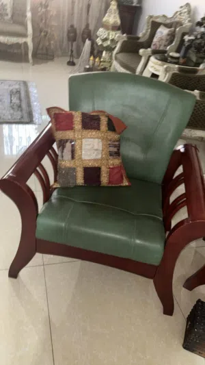 عفش بيت كامل حسب الصور بحالة ممتازة