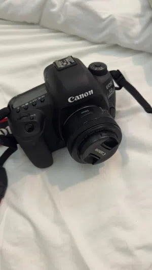 للبيع طقم تصوير احترافي Canon 5D Mark IV+عدستين بروفشنال