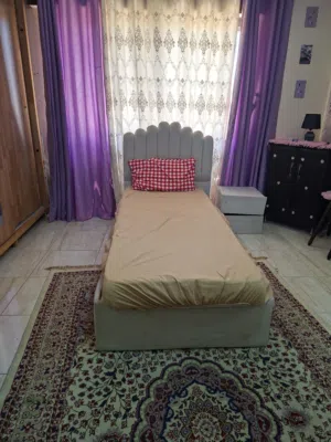 سرير خشب مفرد