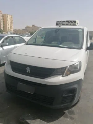 بيجو بارتنر بوكس ثلاجه للبيع موديل 2022 كاش