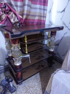 ميز تلفزيون مستعمل