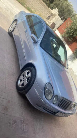 مرسيدس e200 w211. 2003 للبيع