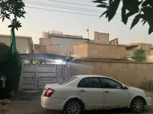 بيت  للبيع في دور النفط  السده قرب إسالة الماء
