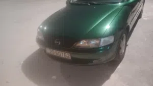 اوبل فيكترا موديل 1996