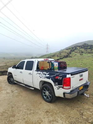 Used GMC Sierra in Al Dakhiliya